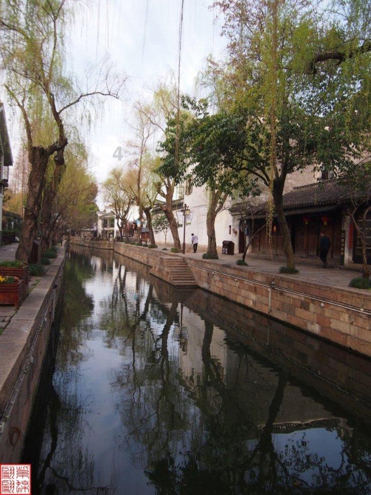 为什么有些男生知道一个女有男朋友还要去追人家，女的都嫌弃了？游戏画面